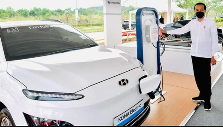 Jokowi: 2 Tahun Lagi Mobil Listrik akan Bermunculan di Indonesia